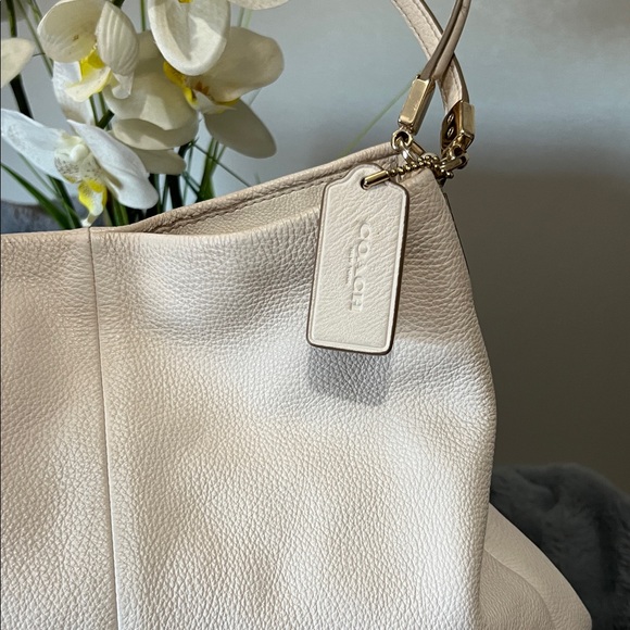Coach Madison Phoebe Ivory Pebble Leather Shoulder Bag EUC retail $395 - Picture 2 of 11